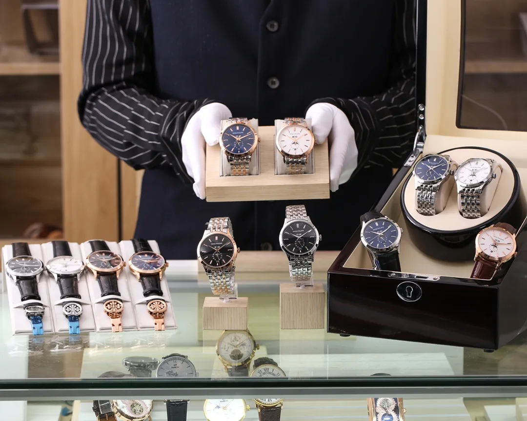 【Foreign Trade Import】💰1720! Good news! Coming! Patek Philippe Complication Chronograph 5396 Series New Mold Opening [Literal] Upgraded V1 version with gold three-dimensional hour markers that are closer to the original version!   2. [Moon phase] The moon phase disk has been newly molded and restored to white (white shell) and gold to (rose gold shell) according to the original data! 3. [Case] ​​The polishing treatment of the case of the V2 version is better than that of the V1 version! 4 [Watch strap] The strap has been newly molded. The purchased original strap has been restored one to one without missing a single thread. It is made of authentic Italian cowhide and the front is the same bright color as the original! Perfectly correct the shortcomings and defects of the V1 version! 5. [Insider] The 5396 series version will soon be launched with steel belt, crafted with craftsmanship, so stay tuned! Diameter 42MM, thickness 12MM! Welcome to reprint!